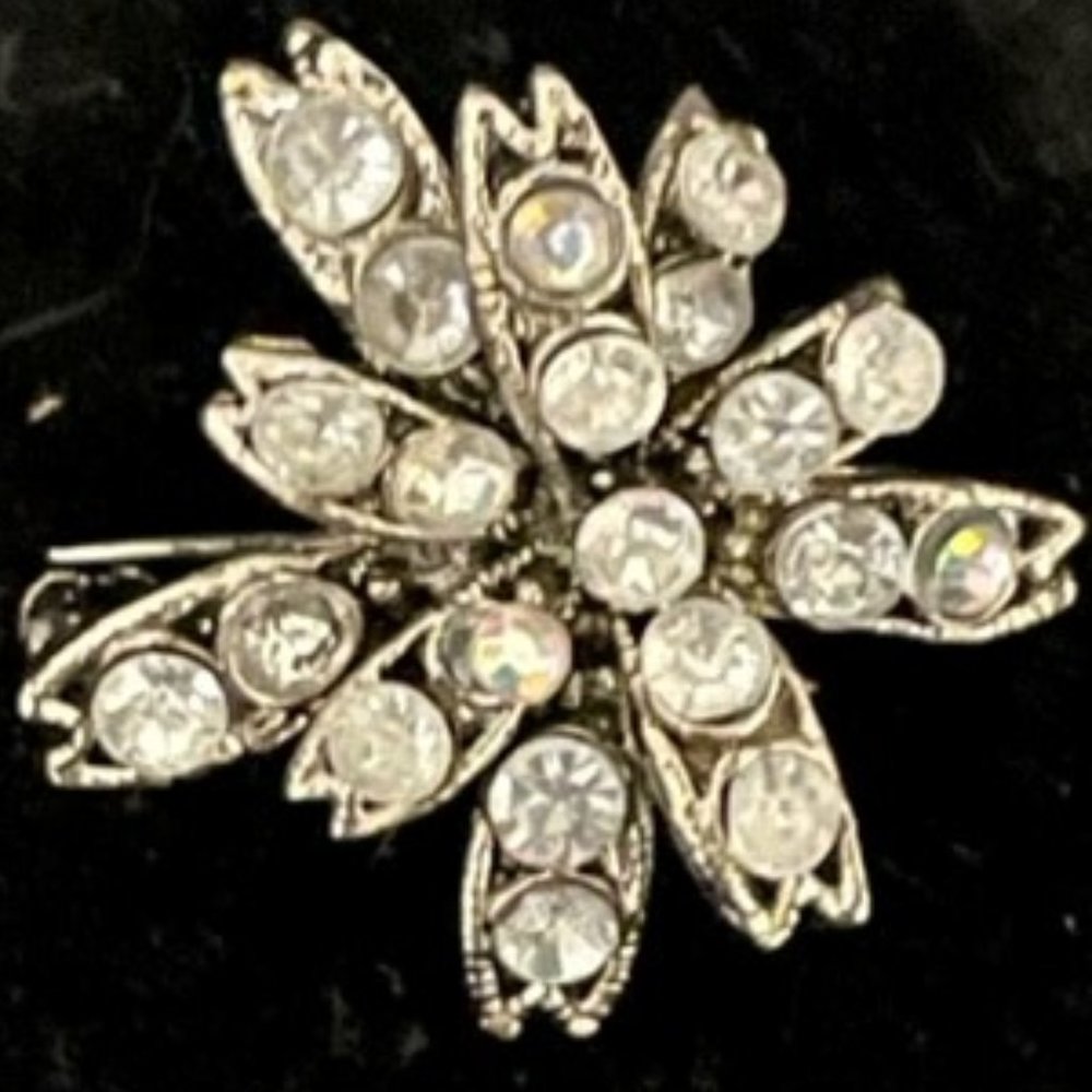 Unmarked Silver and Rhinestone Gorgeous Starburst Brooch